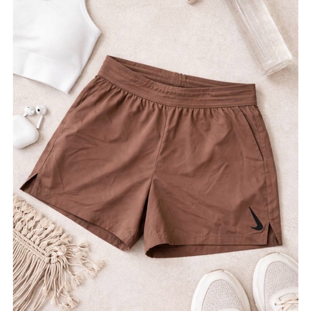 * Nike Yoga Dri-Fit Brown Athletic Shorts XL Lightweight Comfort